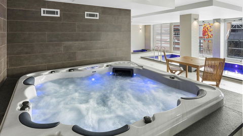 Oaks Adelaide Embassy Suites - Accommodation Tasmania 2