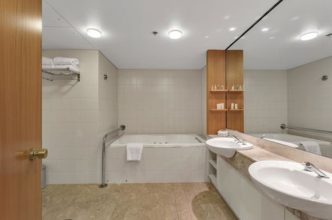 Stamford Plaza Adelaide - Accommodation Tasmania 29