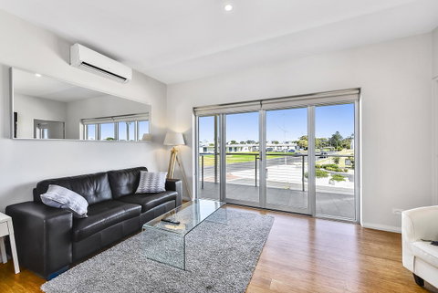Aloha Waterfront Properties - Accommodation Tasmania 26