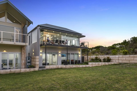 Aloha Waterfront Properties - Accommodation Tasmania 2