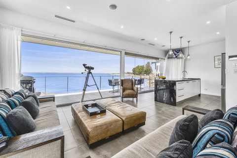 Aloha Waterfront Properties - Accommodation Tasmania 3