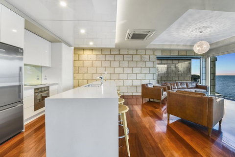 Aloha Waterfront Properties - Accommodation Tasmania 22