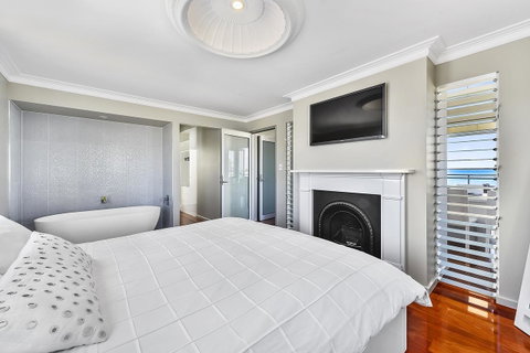 Aloha Waterfront Properties - Accommodation Tasmania 12