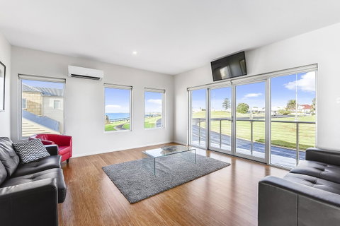 Aloha Waterfront Properties - Accommodation Tasmania 30
