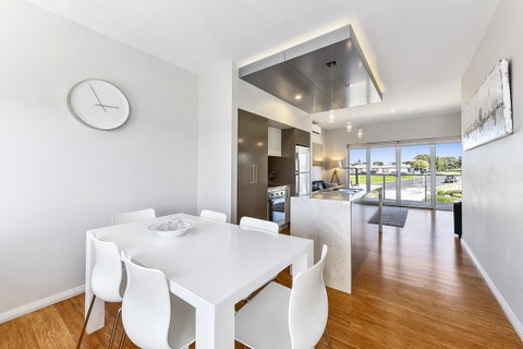 Aloha Waterfront Properties - Accommodation Tasmania 27