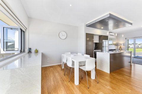 Aloha Waterfront Properties - Accommodation Tasmania 28