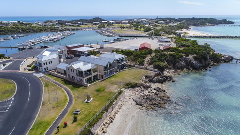 Aloha Waterfront Properties - Accommodation Tasmania 0