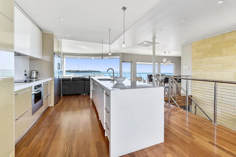 Aloha Waterfront Properties - Accommodation Tasmania 5