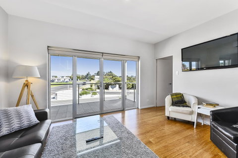Aloha Waterfront Properties - Accommodation Tasmania 29