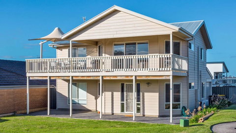 Rocks Beach House Victor Harbor - Accommodation Tasmania 0
