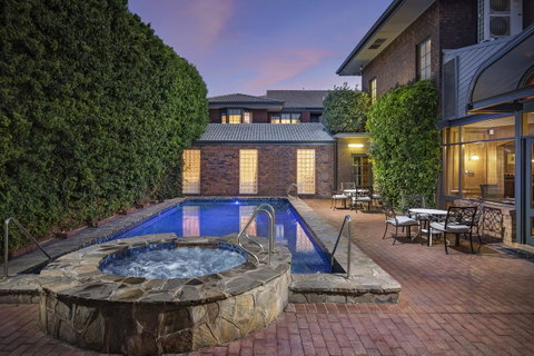 Adelaide Inn - Accommodation Tasmania 1