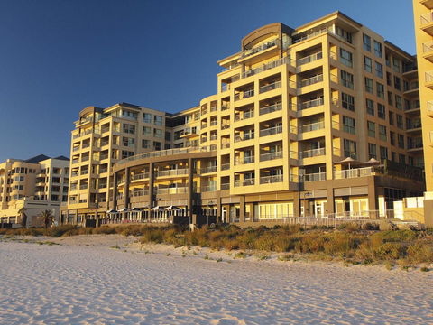 Oaks Glenelg Plaza Pier Suites - Accommodation Tasmania 1