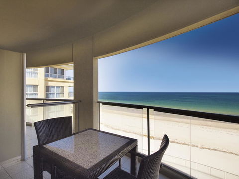 Oaks Glenelg Plaza Pier Suites - Accommodation Tasmania 4