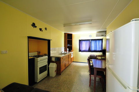Baudin Beach Apartments - Accommodation Tasmania 4