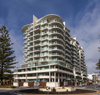 Oaks Liberty Towers - Accommodation Tasmania