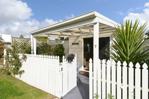 Wintergarden Beach Cabin - Accommodation Tasmania 0
