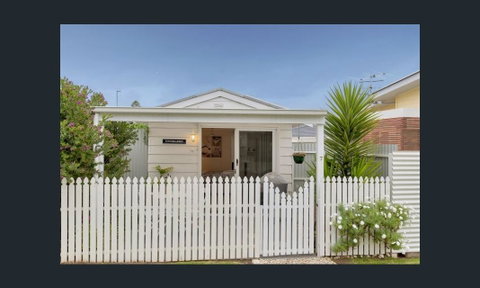 Wintergarden Beach Cabin - Accommodation Tasmania 3