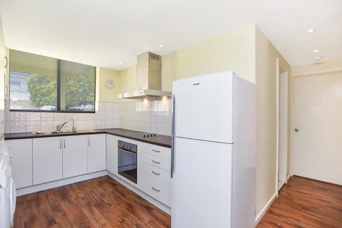 The Dolphins Beachfront Apartments - Accommodation Tasmania 16
