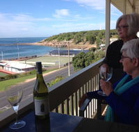 The Dolphins Beachfront Apartments - Accommodation Tasmania