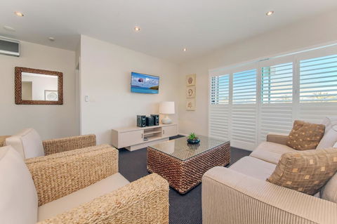 Pacific Blue 278-265 Sandy Pt Rd- Dual Key Access, Wifi, Linen And Air Conditioning - Accommodation Tasmania 4