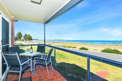 Franklin Beachfront Apartments - Accommodation Tasmania 1