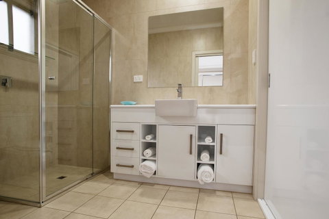 Renmark Holiday Apartments - Accommodation Tasmania 6