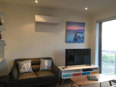Penneshaw Oceanview Apartments - Accommodation Tasmania 7