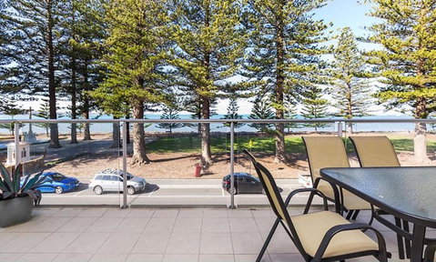 Breeze Beachfront Apartment - Accommodation Tasmania 40
