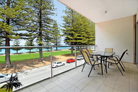 Breeze Beachfront Apartment - Accommodation Tasmania 5