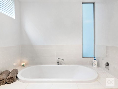 Breeze Beachfront Apartment - Accommodation Tasmania 30