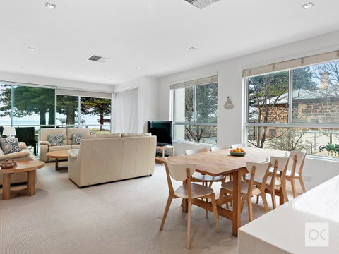 Breeze Beachfront Apartment - Accommodation Tasmania 19