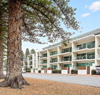 Breeze Beachfront Apartments - Accommodation Tasmania