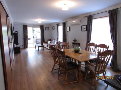 Lazy Days Cottage - Victor Harbor - Accommodation Tasmania 4