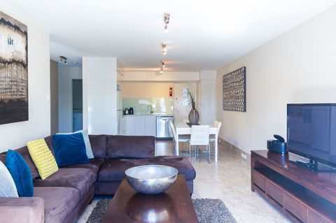 Bayview Beachfront Apartments, In Town Right On The Beach - Accommodation Tasmania 43