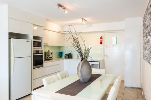 Bayview Beachfront Apartments, In Town Right On The Beach - Accommodation Tasmania 42