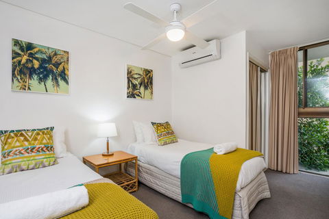 Bayview Beachfront Apartments, In Town Right On The Beach - Accommodation Tasmania 34