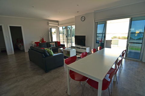 Beachview - Accommodation Tasmania 6