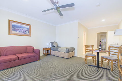 Clare Country Club - Accommodation Tasmania 10