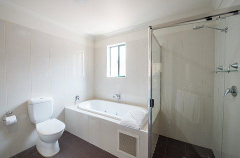 Clare Country Club - Accommodation Tasmania 12