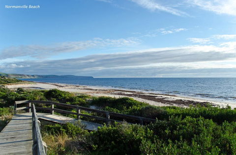 The Log Cabin - 47 Jetty Road - Accommodation Tasmania 12