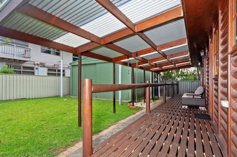 The Log Cabin - 47 Jetty Road - Accommodation Tasmania 9