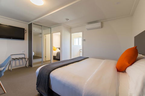 Mick O\'Sheas - Accommodation Tasmania 14