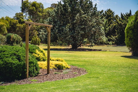 Mick O\'Sheas - Accommodation Tasmania 34