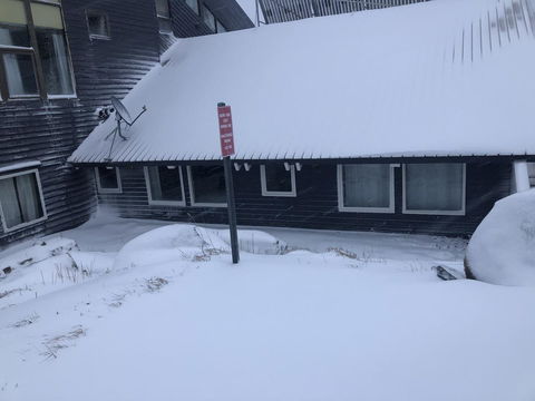 Snowy Gums Chalet - Accommodation Tasmania 2