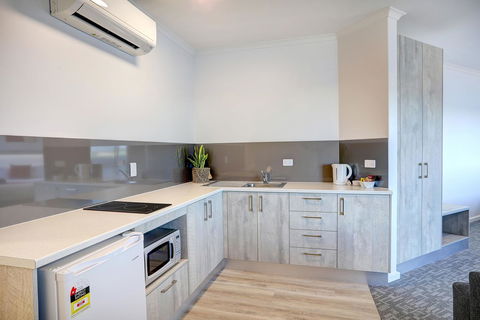 Limani Motel - Accommodation Tasmania 13