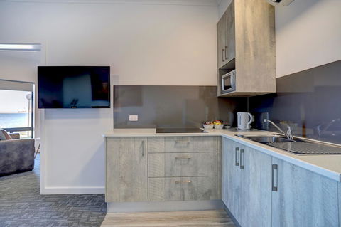 Limani Motel - Accommodation Tasmania 1