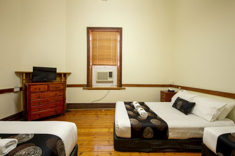 City Centre Motel Hotel - Accommodation Tasmania 1