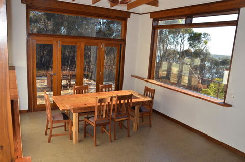 Of Stone & Wood Guesthouse - Accommodation Tasmania 4