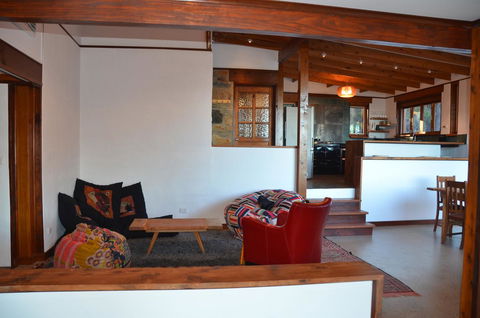 Of Stone & Wood Guesthouse - Accommodation Tasmania 8