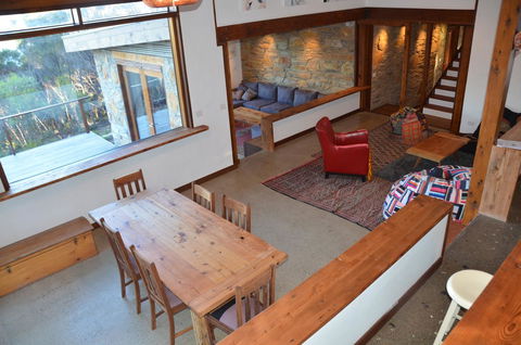 Of Stone & Wood Guesthouse - Accommodation Tasmania 6